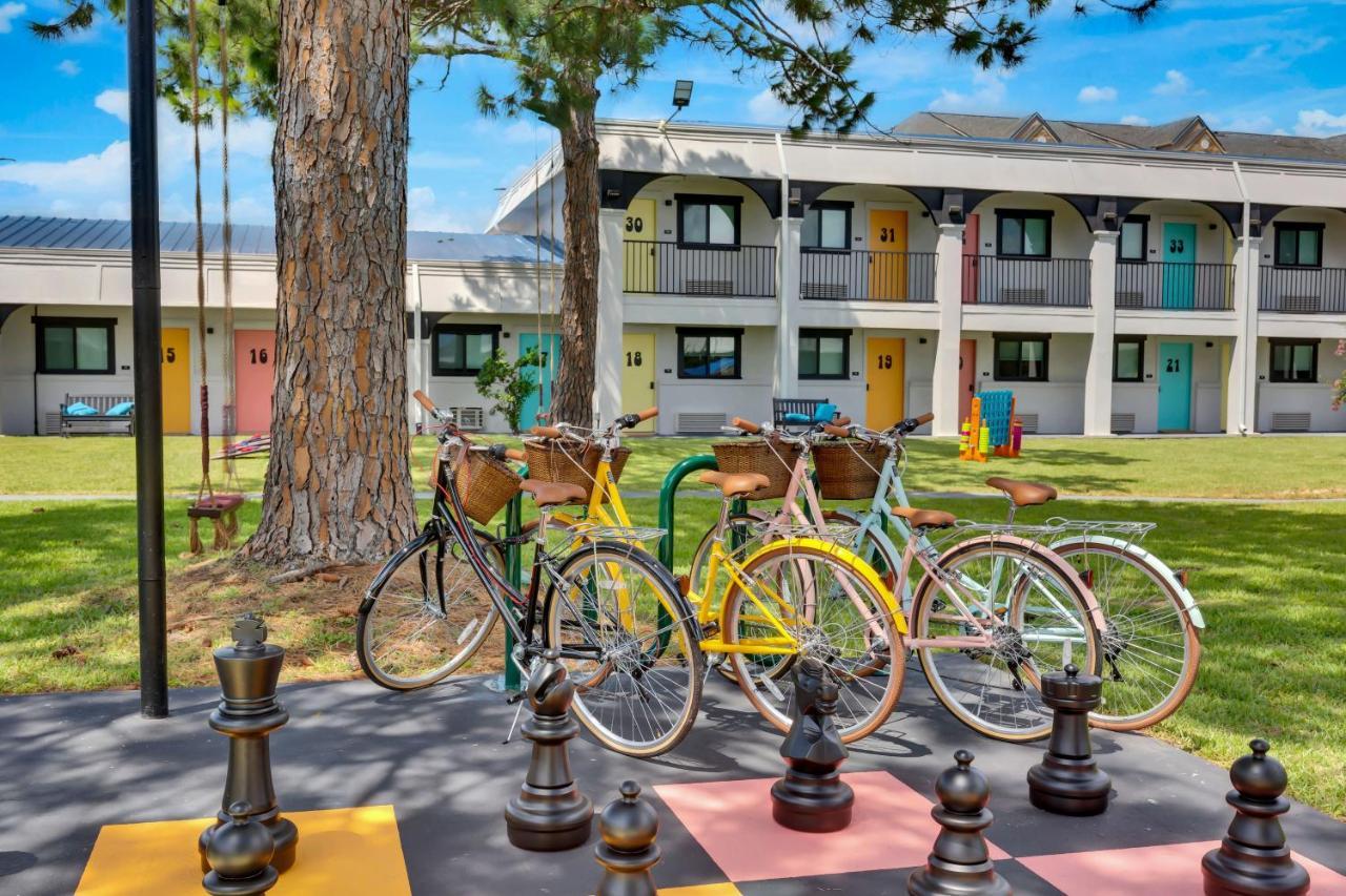 Hotel Mccoy - Art, Libations, Pool Society Колледж-Стейшн Экстерьер фото